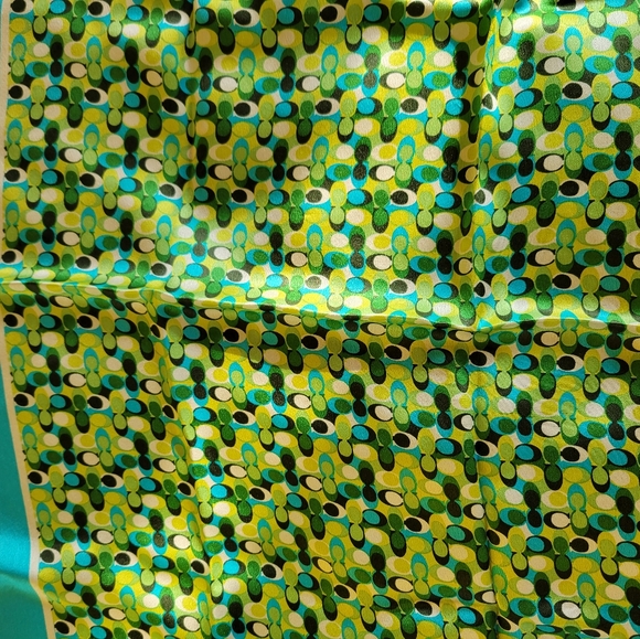 Coach Scarfs - Picture 13 of 14